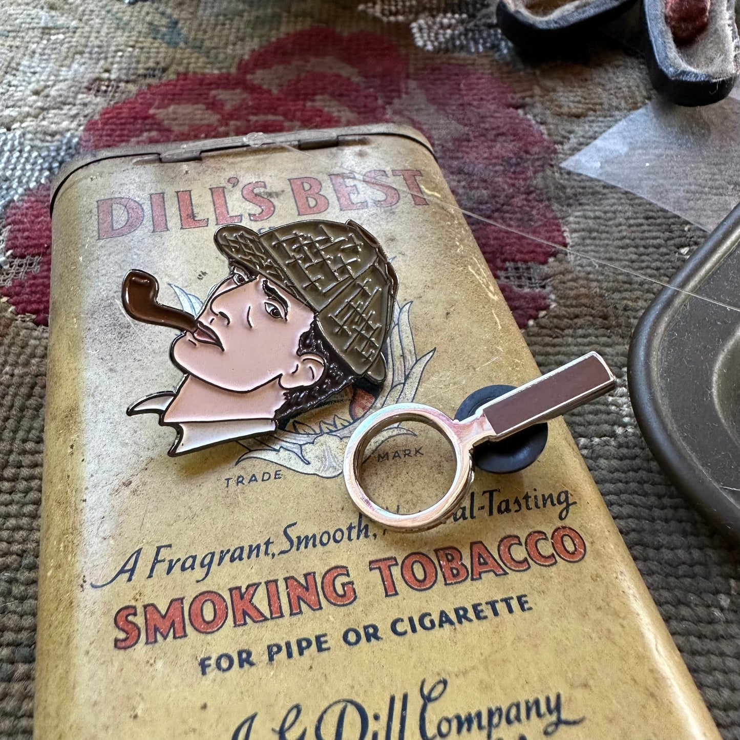 Holmes & Magnifying Glass Pins